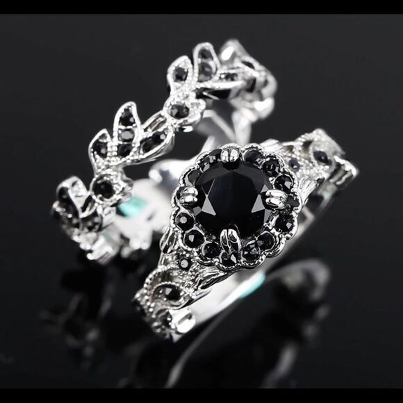 SILVERTONE RING SET  - Picture 1 of 3